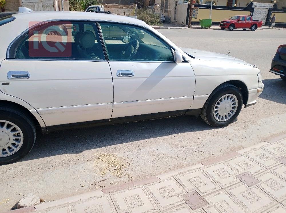 تۆیۆتا کراون